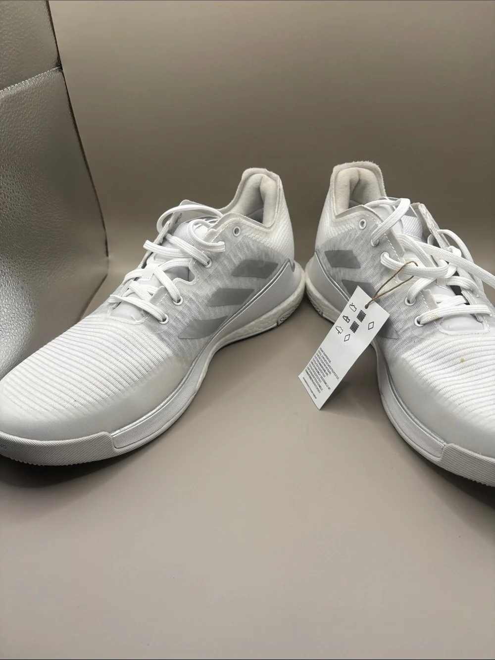 New Balance Men’s  All-White Athletic Sneakers size 10 NWT